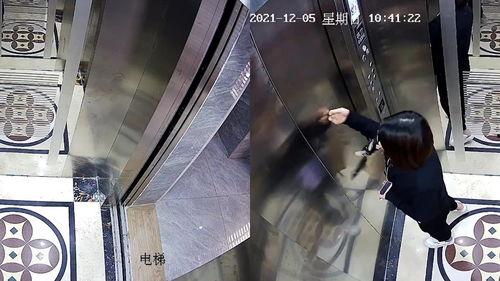 坐电梯视频,电梯奇遇记